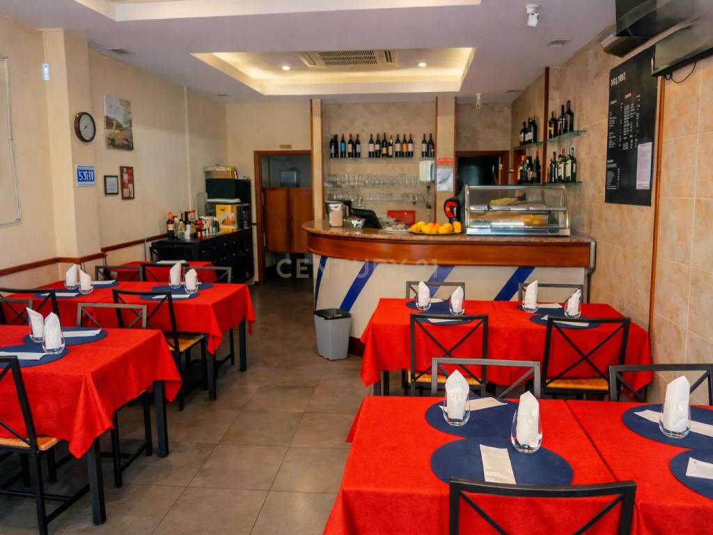 Resaurante Snack-Bar com Esplanada, em São Domingos de Benfica, Lisboa - Oportunidade Única - Image 1