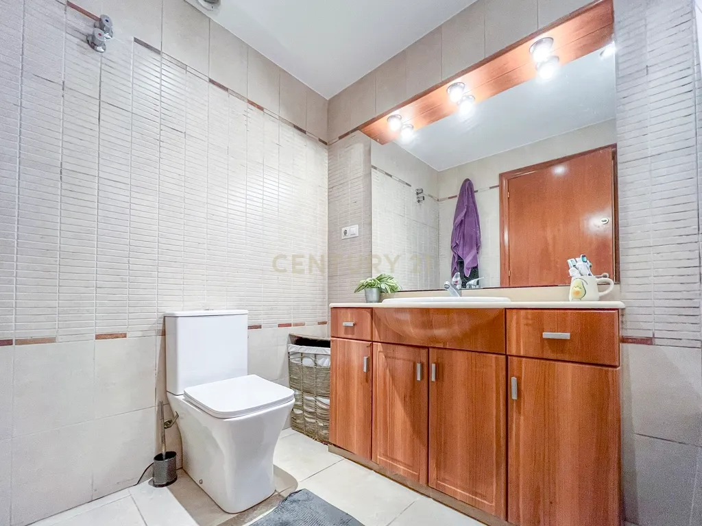 Apartamento T2 com Terraço em Mataró, Barcelona - Image 24