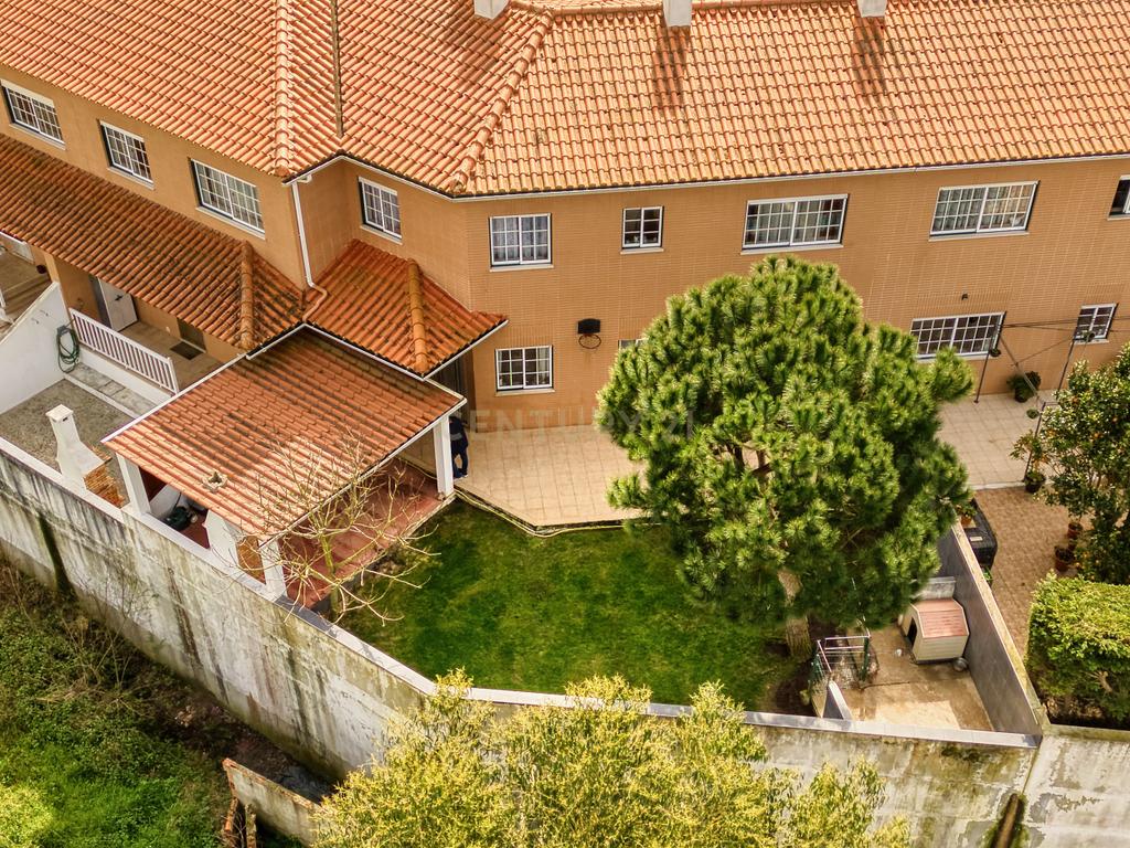 Moradia em São Martinho do Porto – Tranquilidade e Conforto perto da Baía de Sao Martinho - Image 1