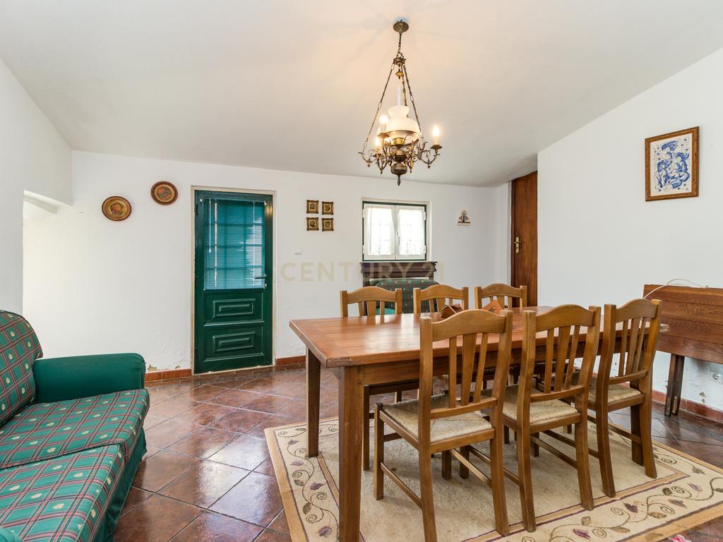 Moradia Isolada T3 com 2480m2 de terreno, poço e com anexos - Image 39