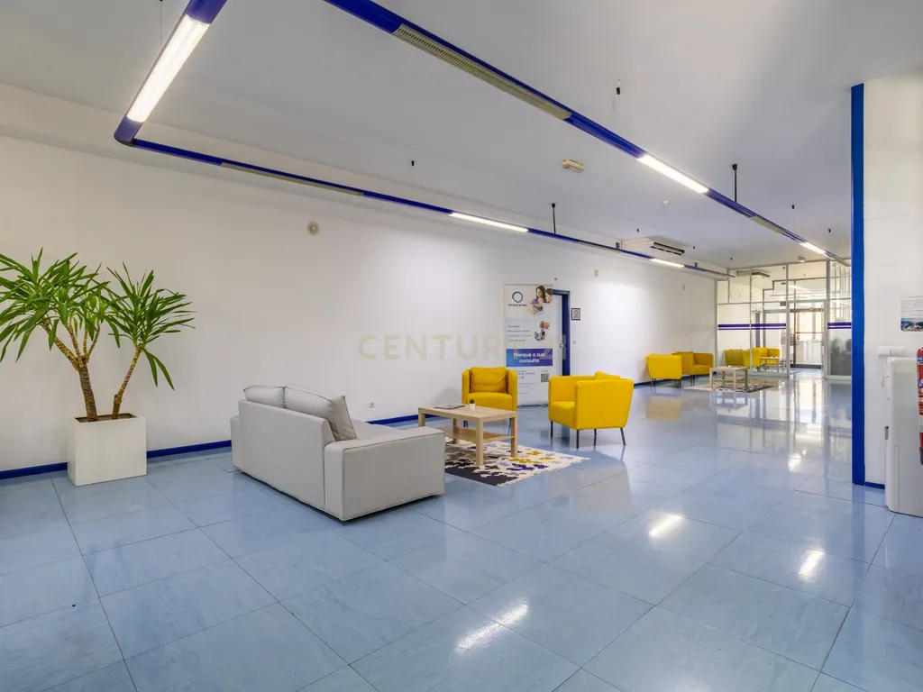 Edifício Comercial em Carnaxide - 5 Pisos - Image 36