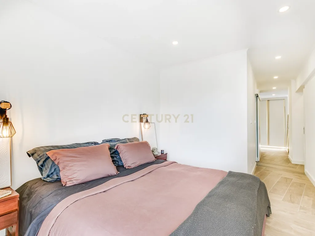 Apartamento T4 com 3 Suites, em zona Prime de Algés - Image 38