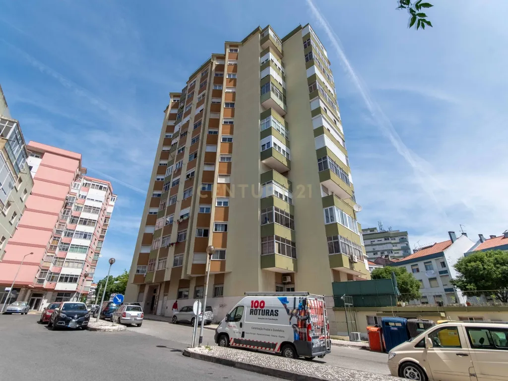 Apartamento T3 com mais de 100m² em Odivelas - Image 16