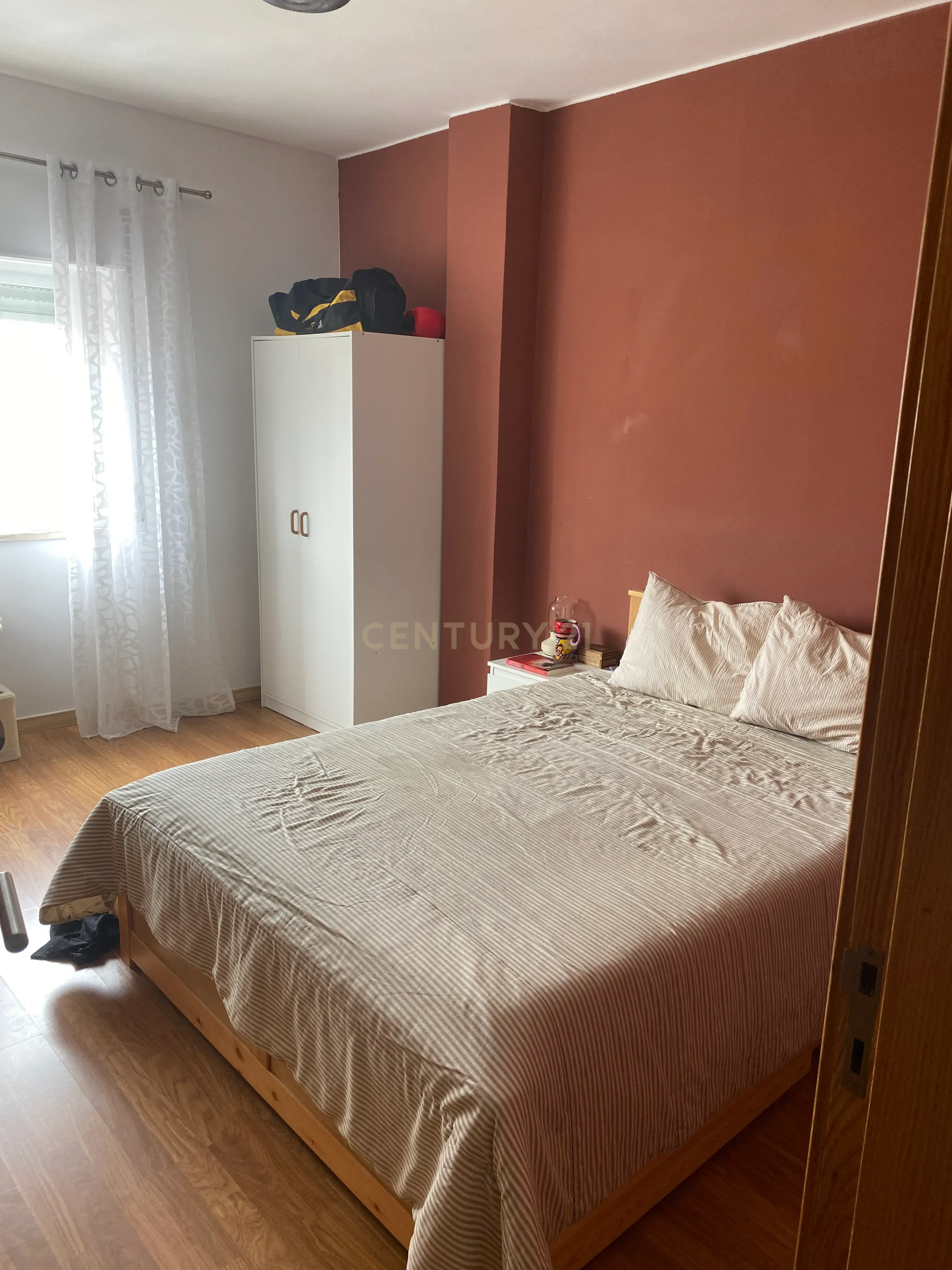 Fotografia 6 de *RESERVADO* | T1 com excelente luminosidade e arrecadação | Torre da Marinha | 196.000 €