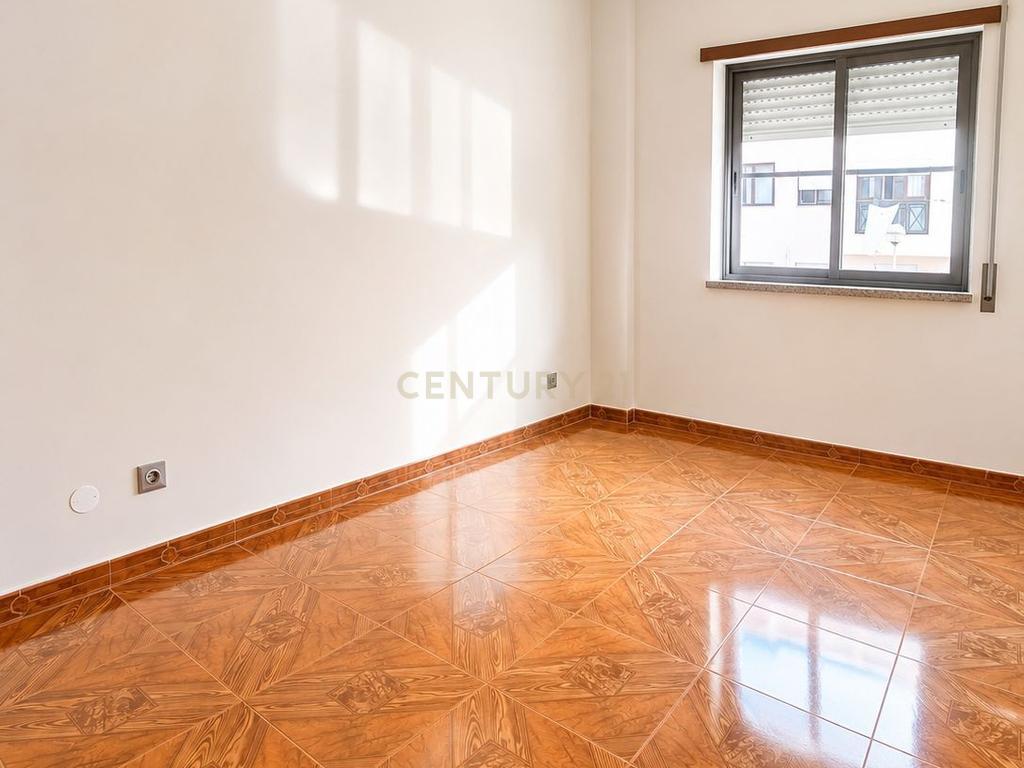 Apartamento T2 em Quinta do Conde, a 5 min Estação comboio da Fertagus - Image 6