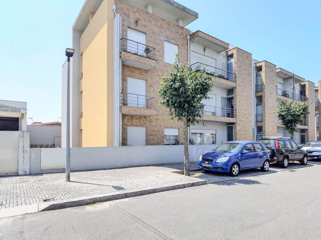 T2 Vila do Conde ( Arvore) - Image 1