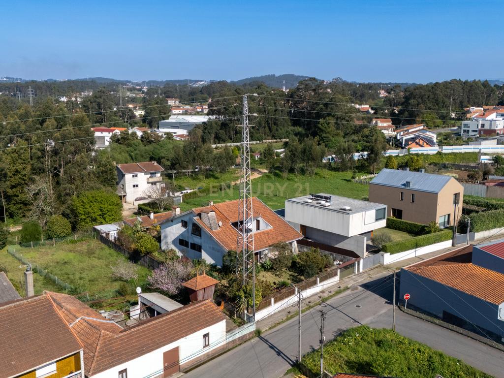Moradia T4 com 392 m² e terreno de 1.070 m² | Anta - Image 9