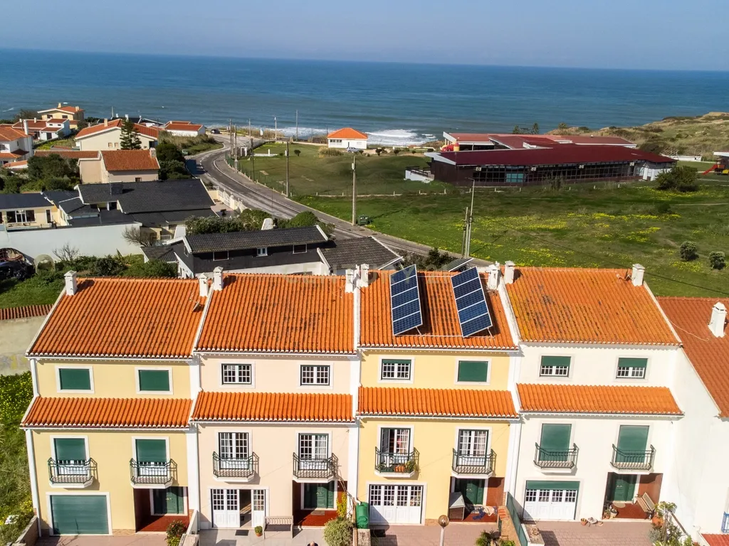 Moradia geminada em Torres Vedras - 4 Quartos e 3 Casas de Banho - Image 2