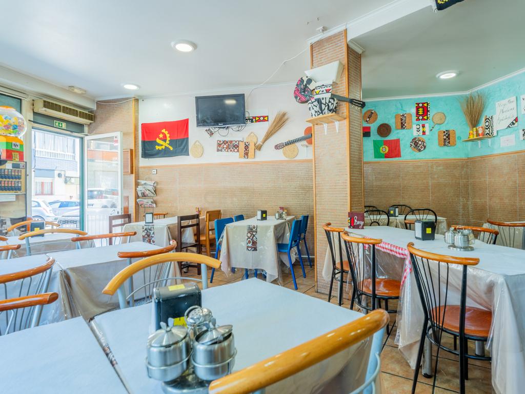 Trespasse Café/Restaurante no Centro da Amadora – Oportunidade Imperdível! - Image 7