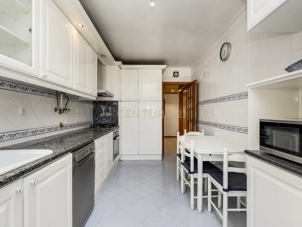 Apartamento T3 em Odivelas com garagem - Conforto e Localização Central - Image 13