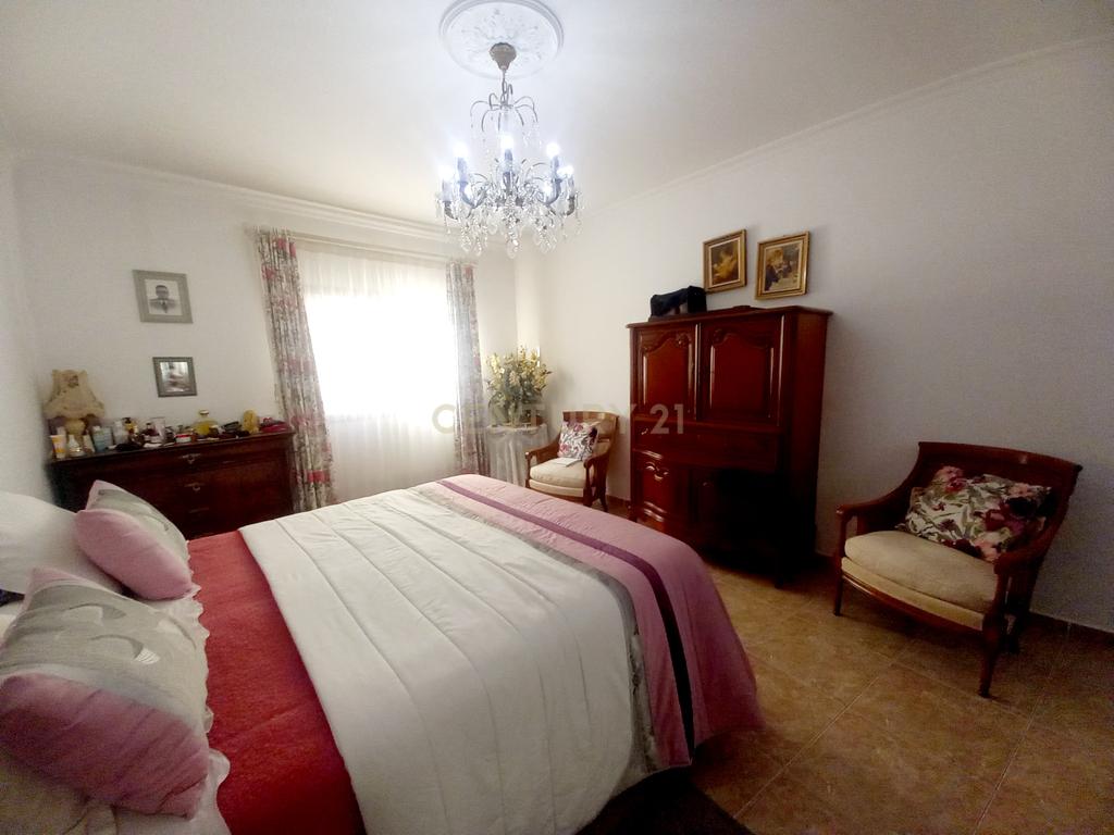  Moradia T4 com Vista Panorâmica em Chaves - Image 7