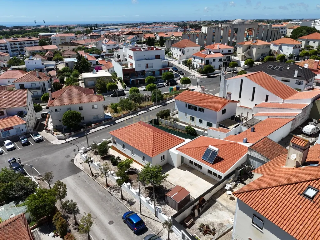 Moradia T4 Térrea Remodelada no Centro de Mafra | Privacidade, Conforto e Qualidade de Vida - Image 29