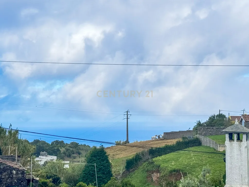 Moradia com vista mar no Nordeste – Rua do Cinzeiro, Pedreira - Image 10