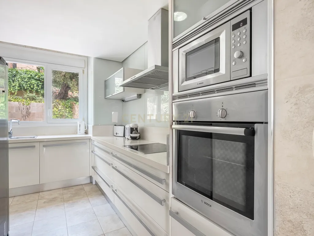 Magnífica habitação de luxo em VISTA REAL, Nueva Andalucía, Marbella! - Image 11