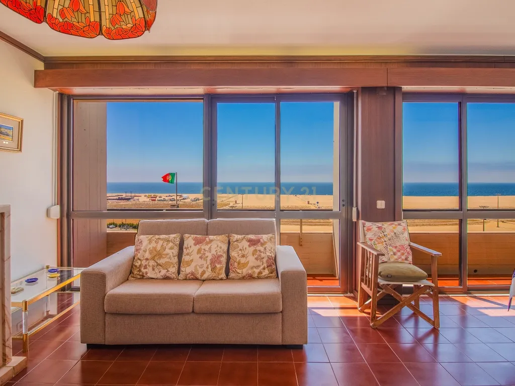 Penthouse T3 na mais privilegiada localização da Figueira da Foz - Image 9