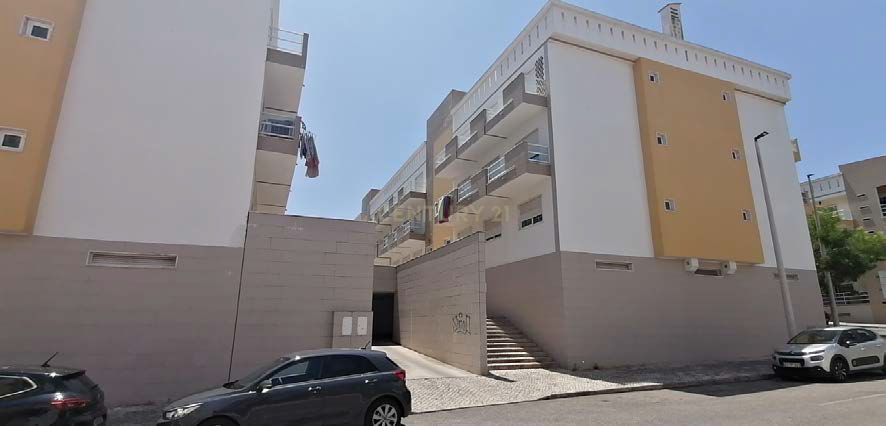 Apartamento T3  em Palhais * IMÓVEL ATUALMENTE ARRENDADO * - Image 8