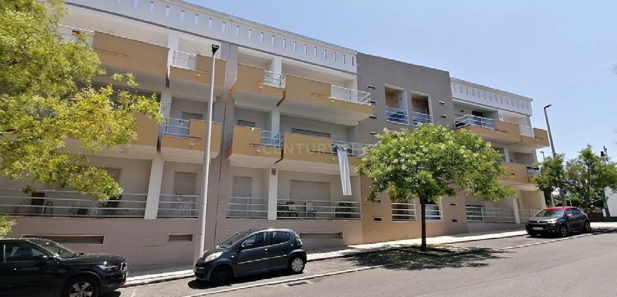 Apartamento T3  em Palhais * IMÓVEL ATUALMENTE ARRENDADO * - Image 4