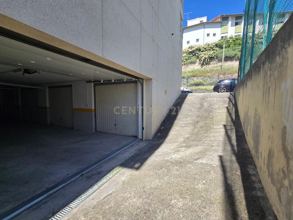 Apartamento T3 + 1 em Bragança - Image 34