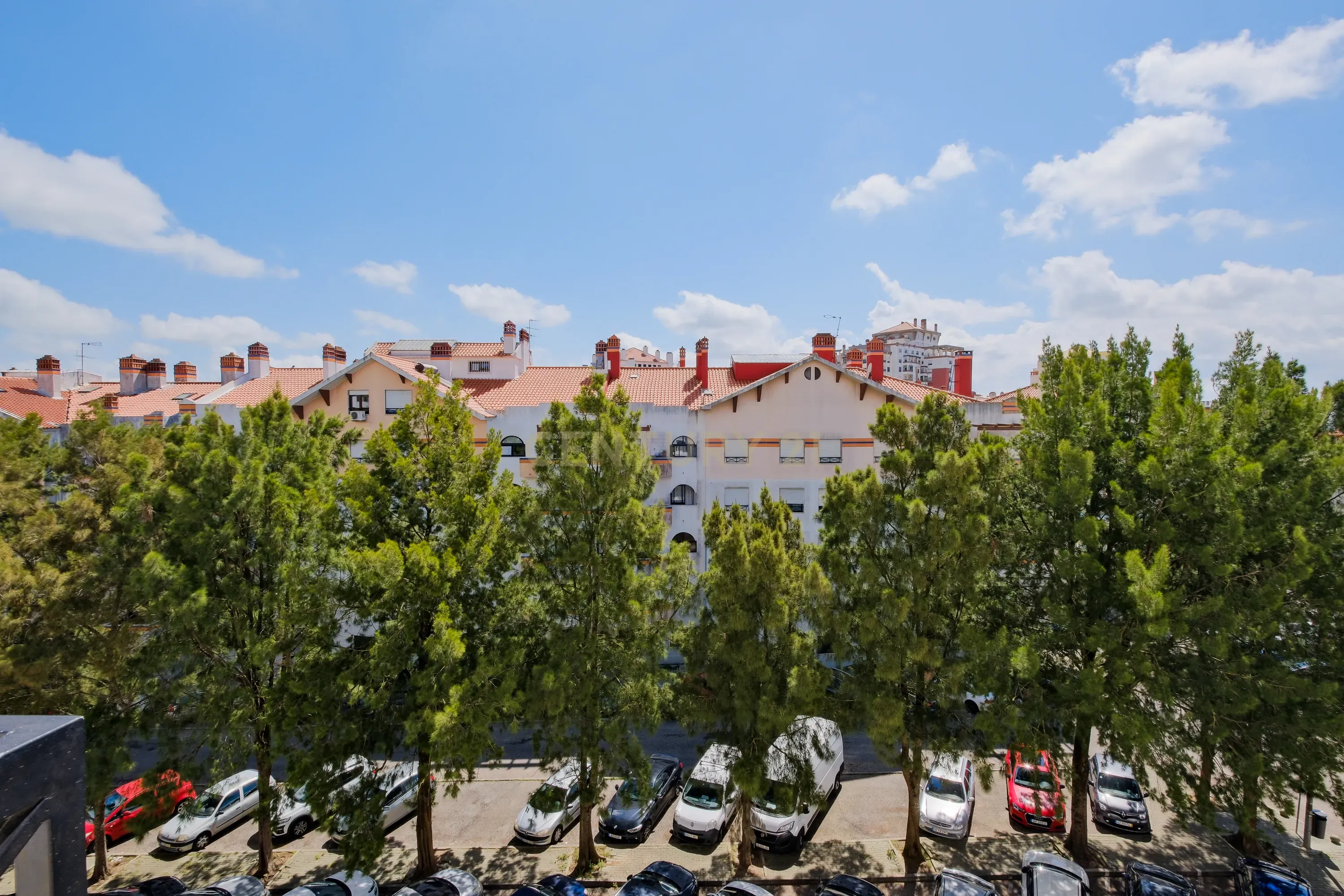 Duplex em Lisboa, Sintra: Espaço e Conforto com Vista Serra Sintra - Image 17