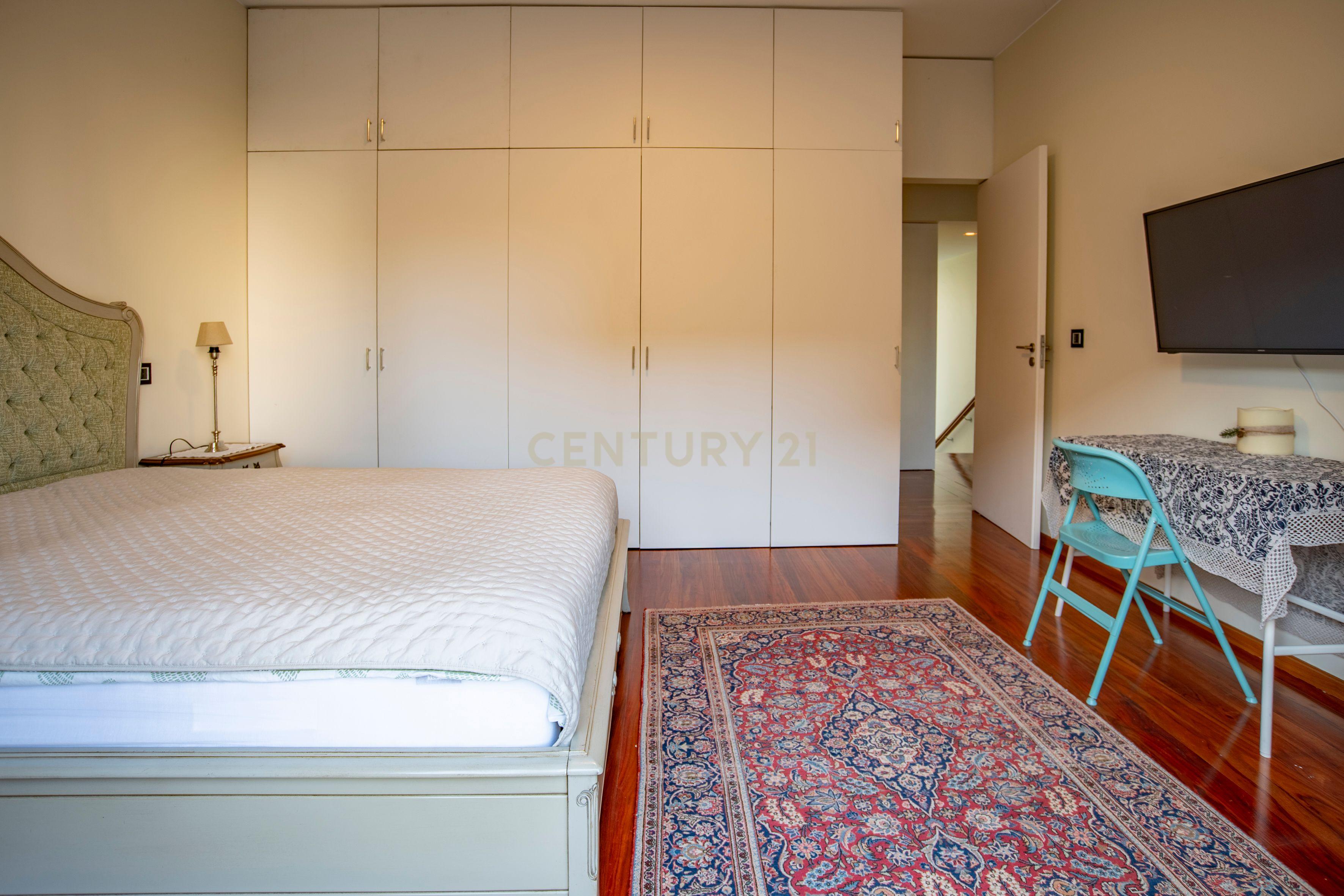 Residência Histórica de Prestígio no Bairro Hollywood — Porto - Image 23