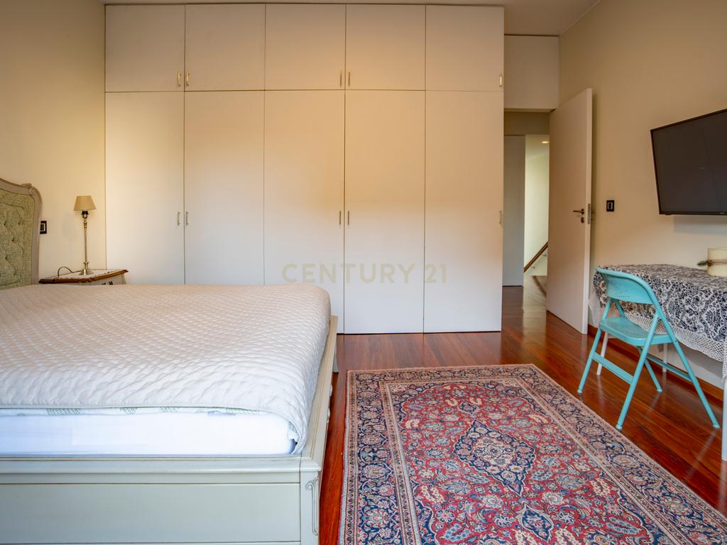 Residência Histórica de Prestígio no Bairro Hollywood — Porto - Image 23