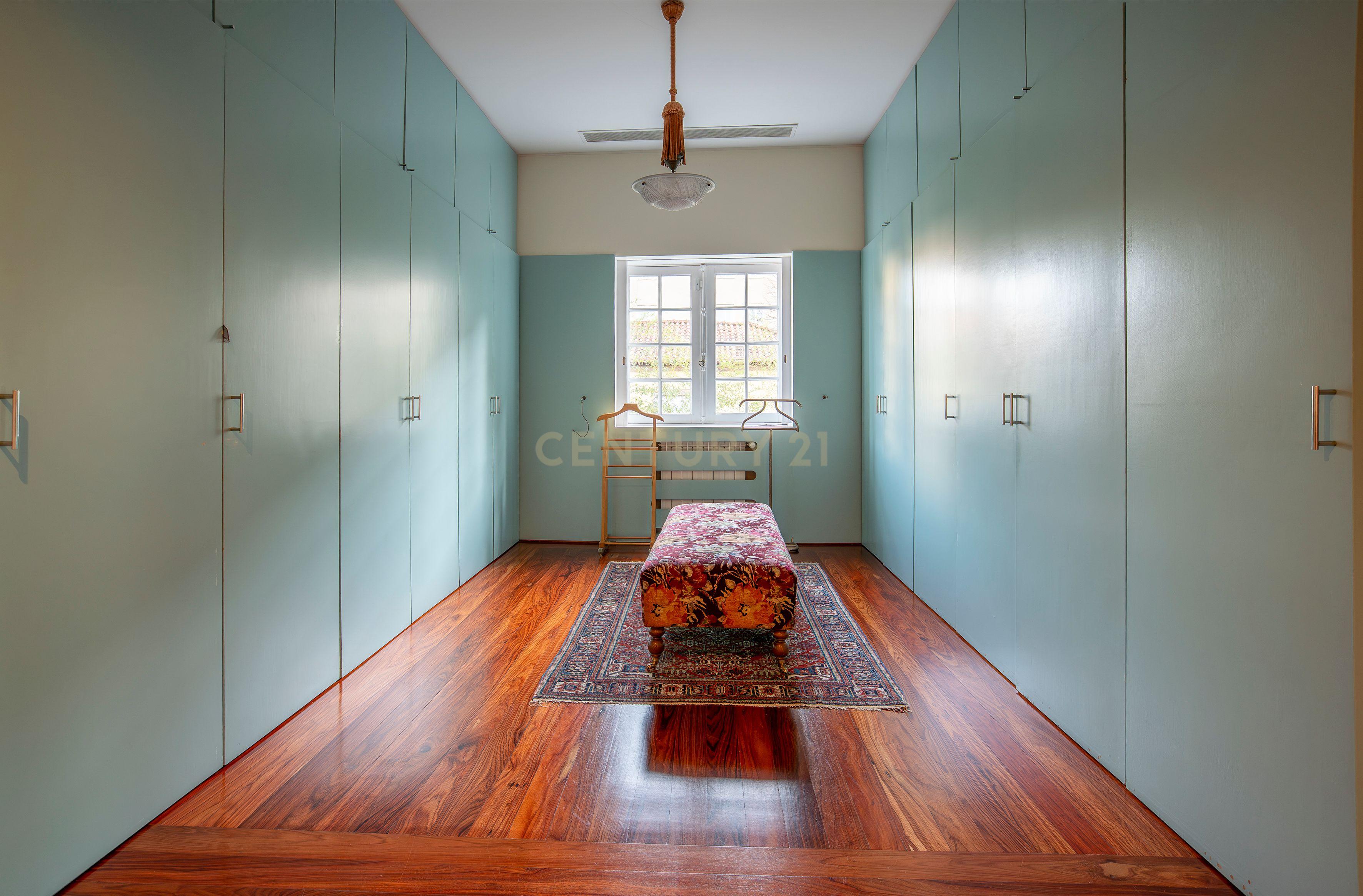 Residência Histórica de Prestígio no Bairro Hollywood — Porto - Image 27
