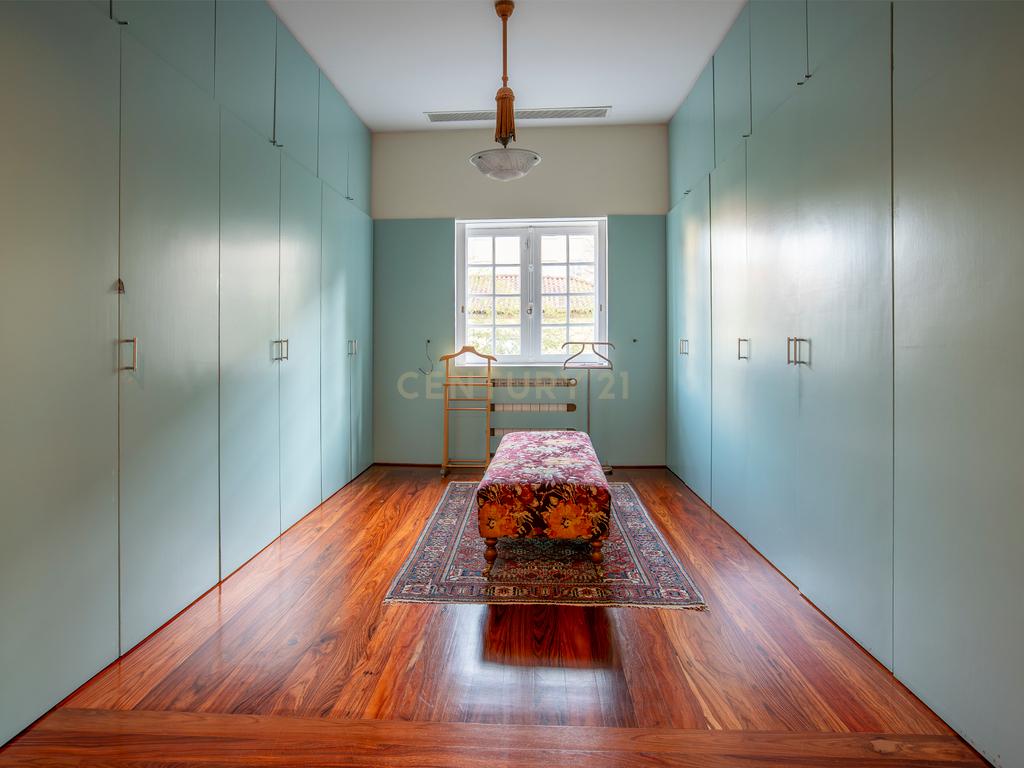 Residência Histórica de Prestígio no Bairro Hollywood — Porto - Image 27