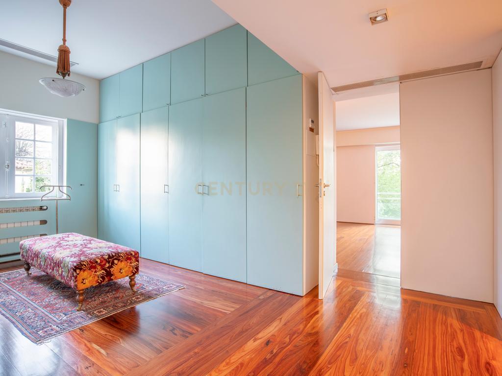 Residência Histórica de Prestígio no Bairro Hollywood — Porto - Image 29