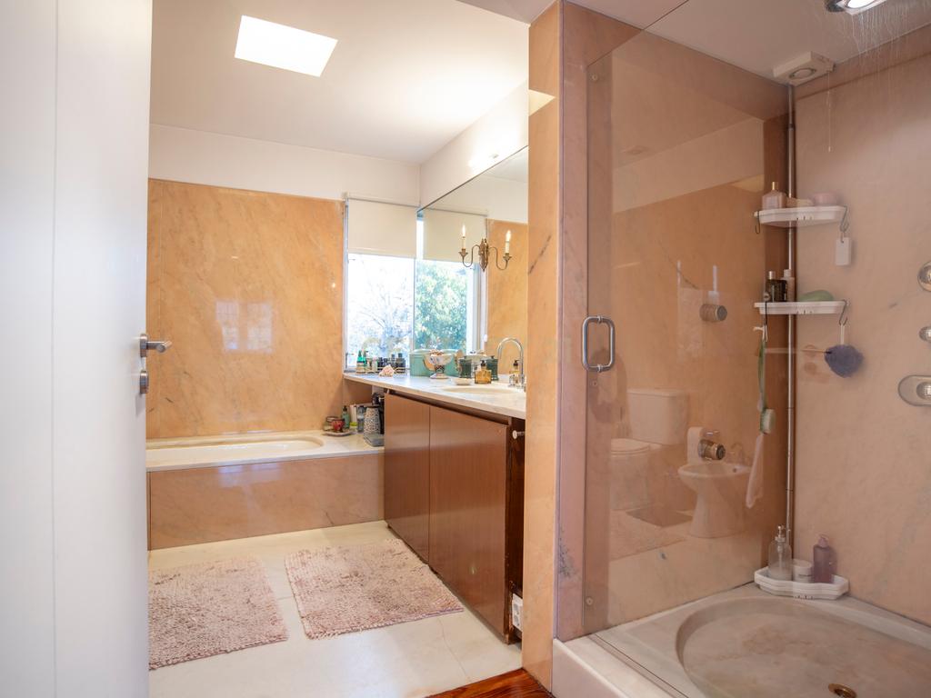 Residência Histórica de Prestígio no Bairro Hollywood — Porto - Image 33