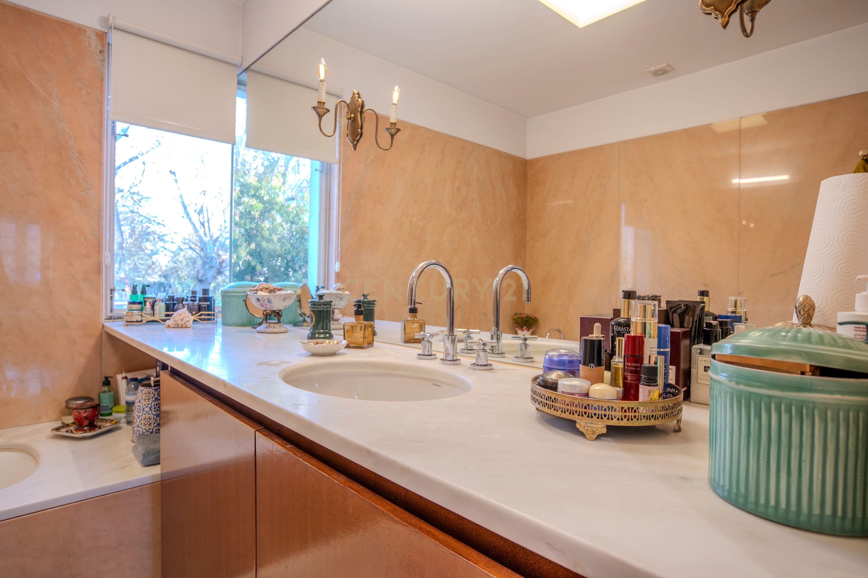Residência Histórica de Prestígio no Bairro Hollywood — Porto - Image 32