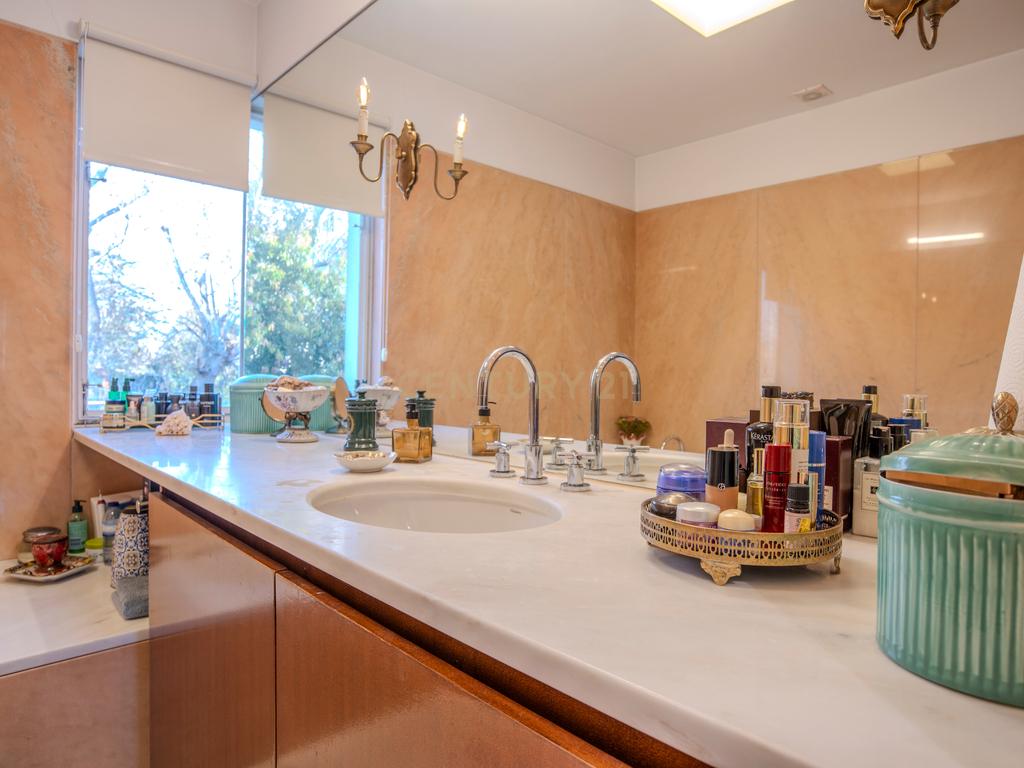 Residência Histórica de Prestígio no Bairro Hollywood — Porto - Image 32