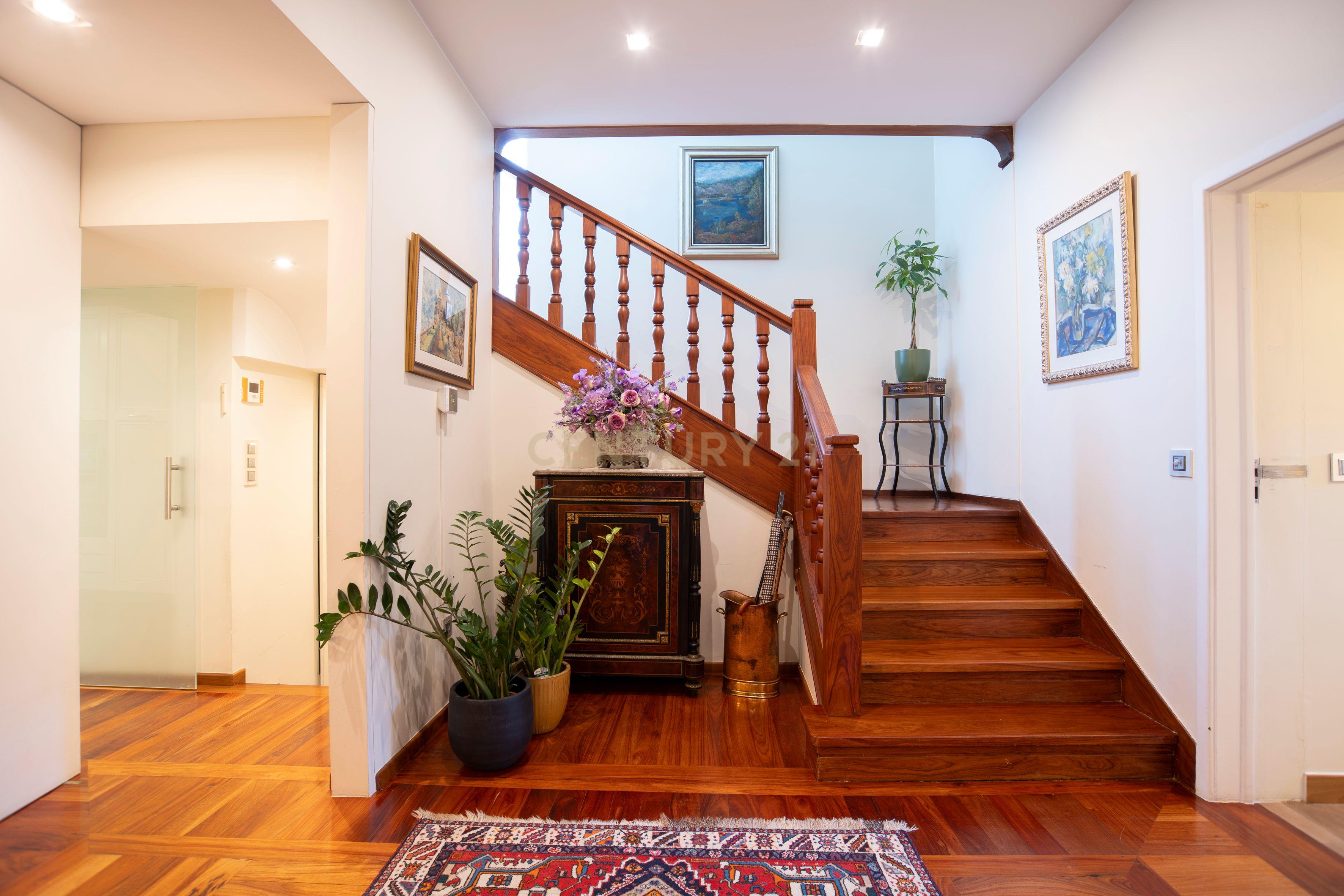Residência Histórica de Prestígio no Bairro Hollywood — Porto - Image 17