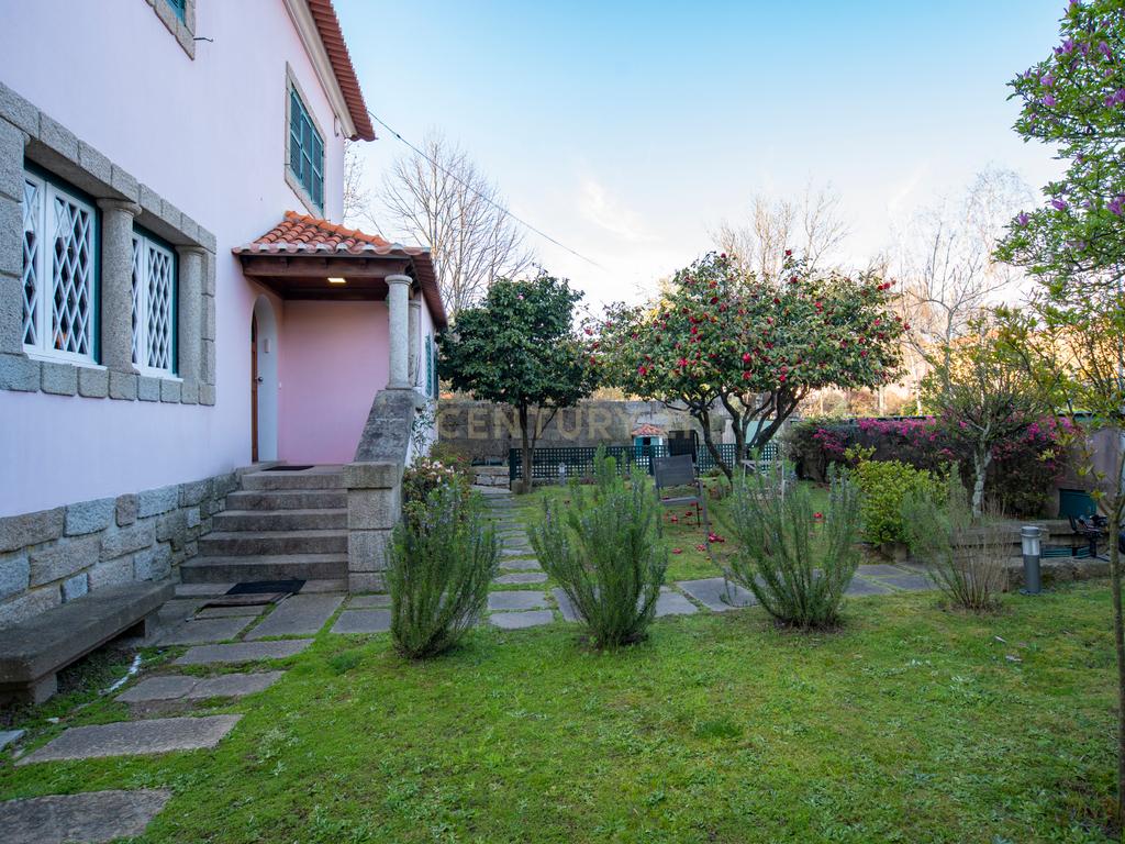 Residência Histórica de Prestígio no Bairro Hollywood — Porto - Image 36