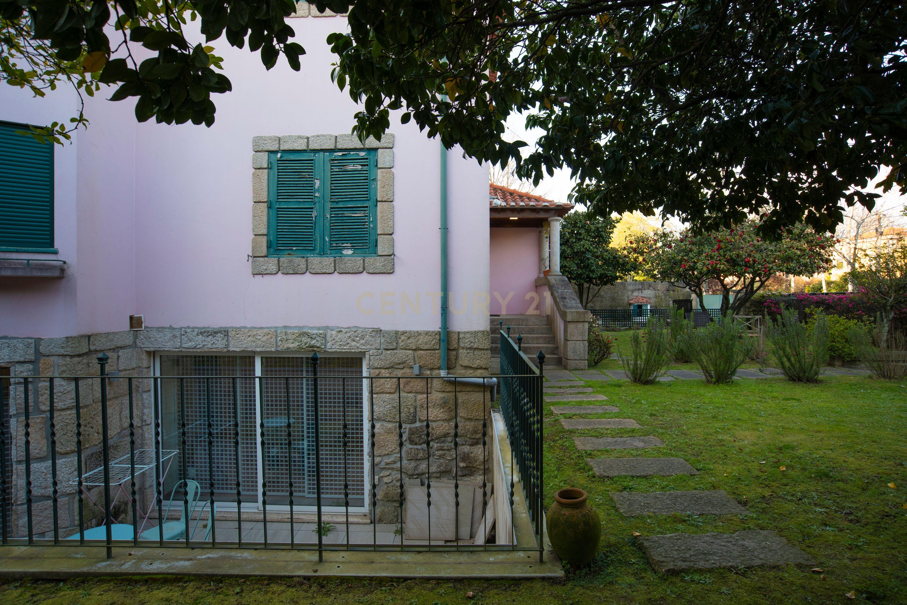 Residência Histórica de Prestígio no Bairro Hollywood — Porto - Image 39