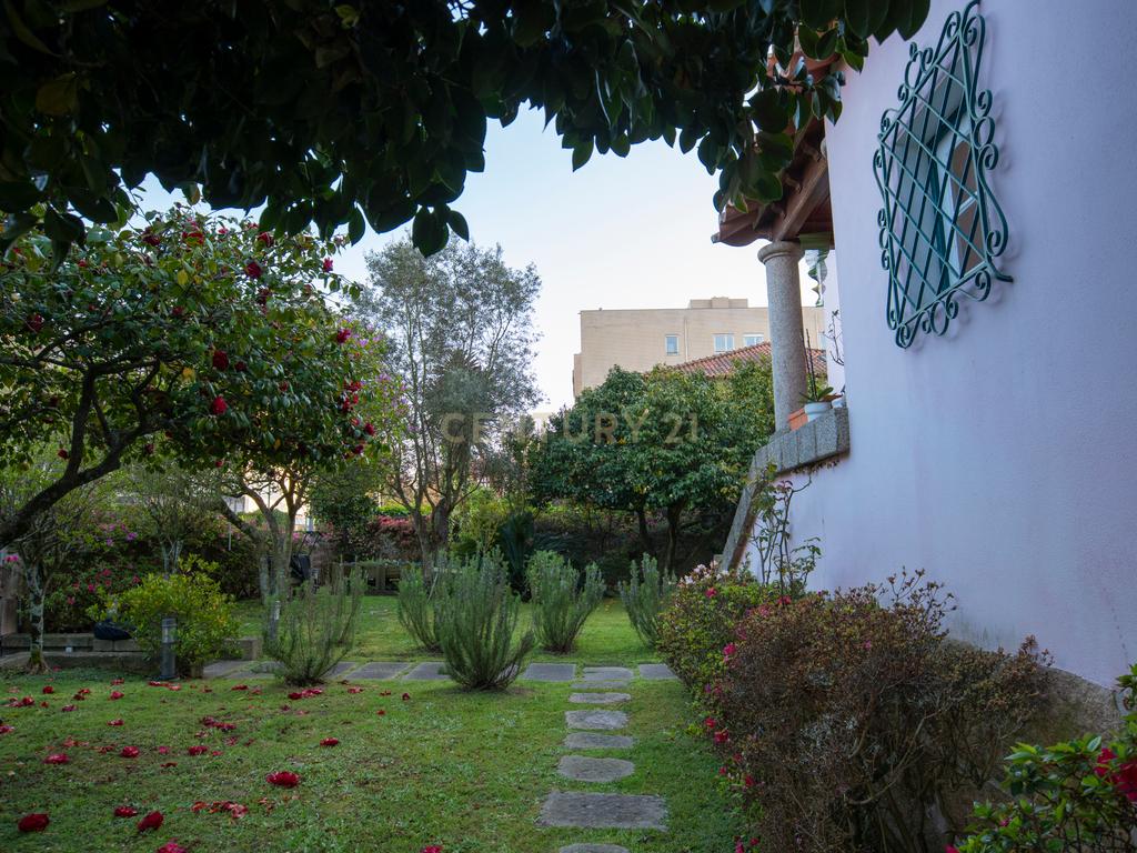 Residência Histórica de Prestígio no Bairro Hollywood — Porto - Image 38