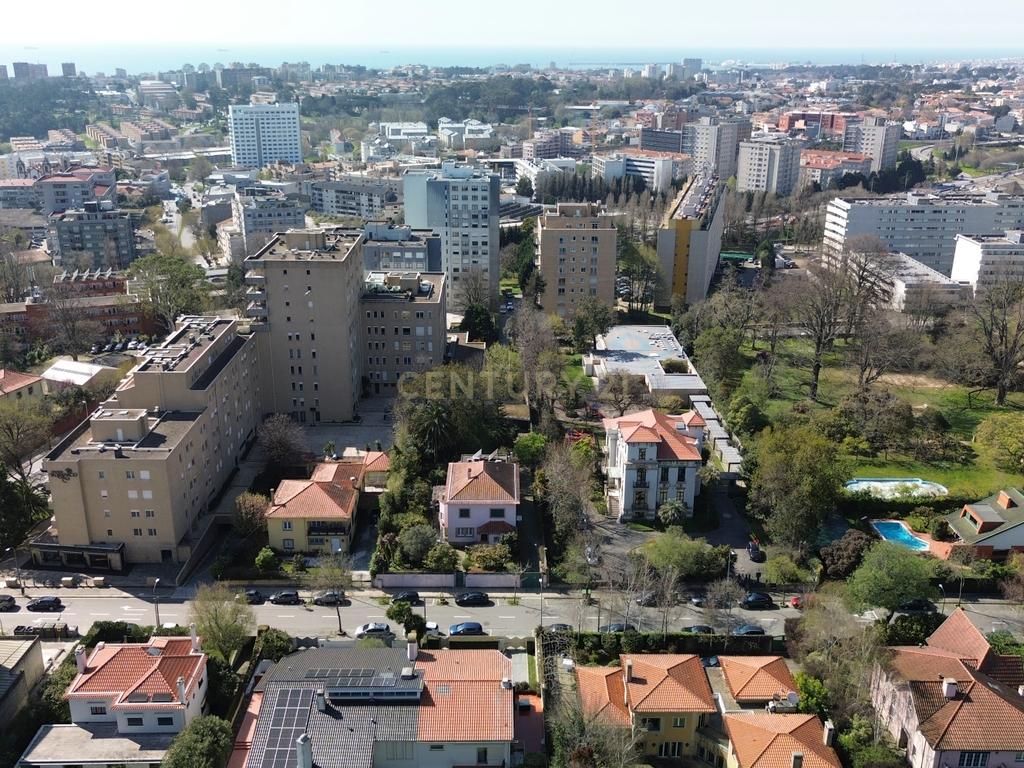 Residência Histórica de Prestígio no Bairro Hollywood — Porto - Image 47
