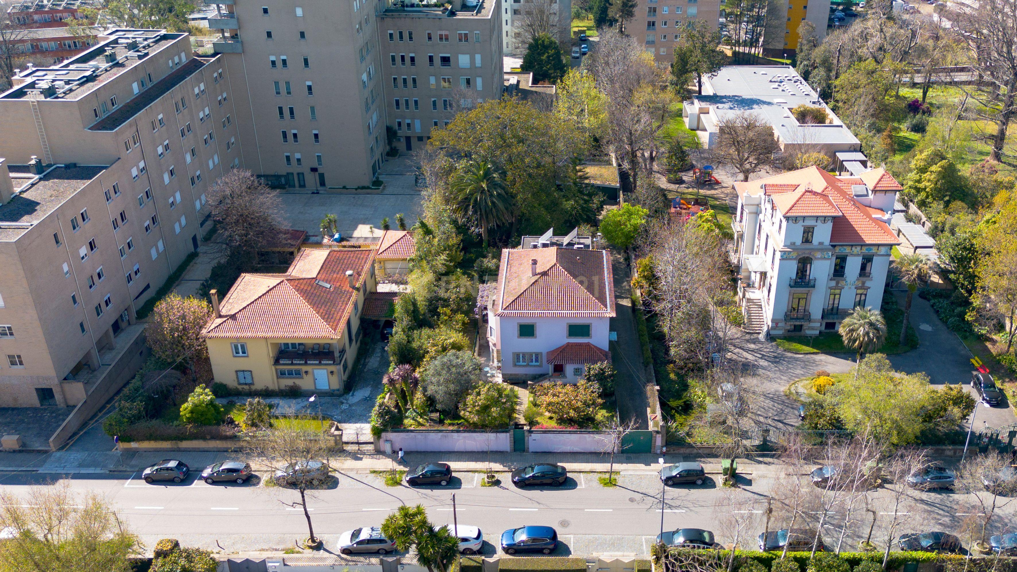 Residência Histórica de Prestígio no Bairro Hollywood — Porto - Image 48