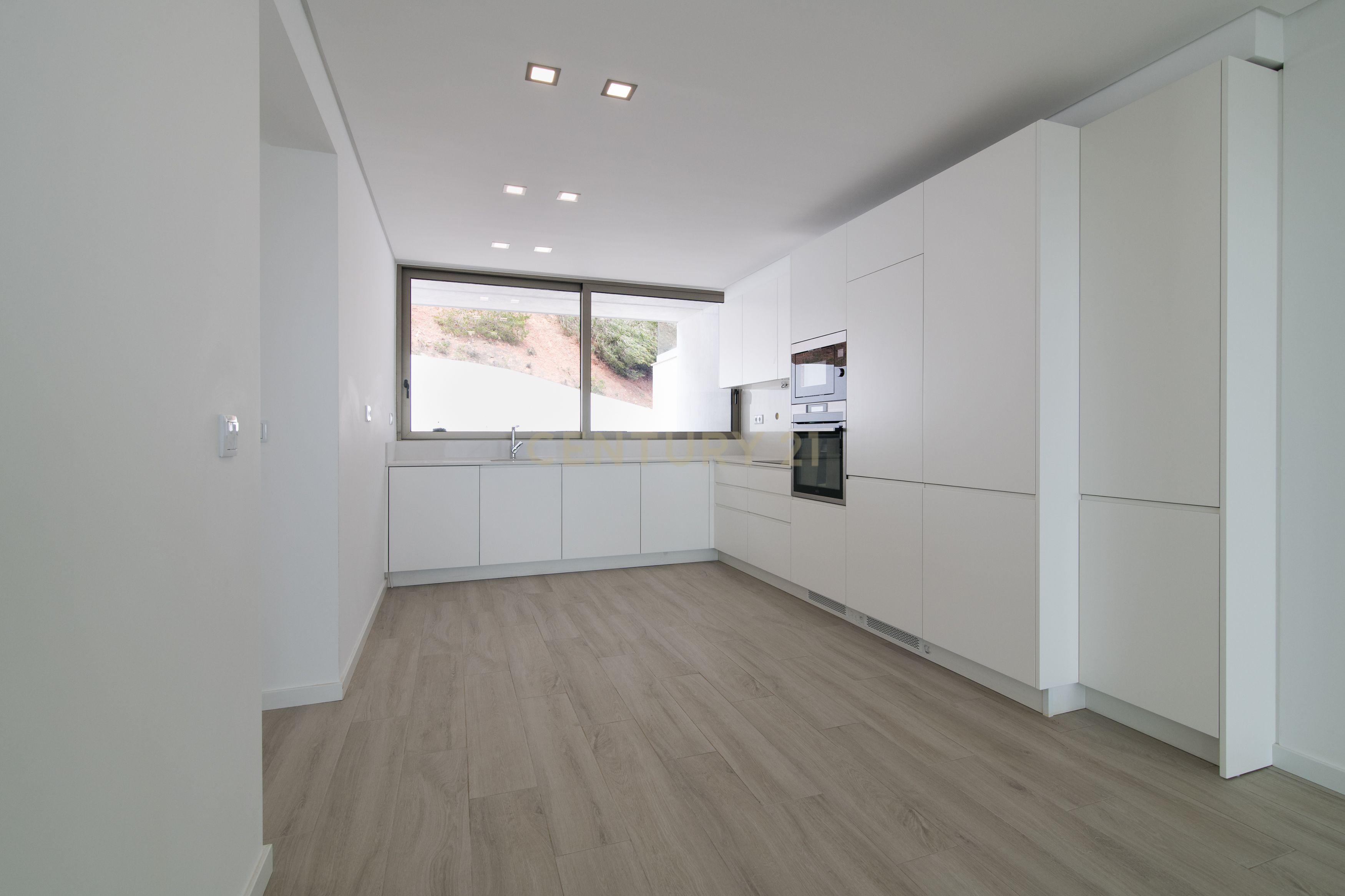 Condomínio Villas d’Ouro – Exclusividade e Conforto no Coração de Sesimbra - Image 22