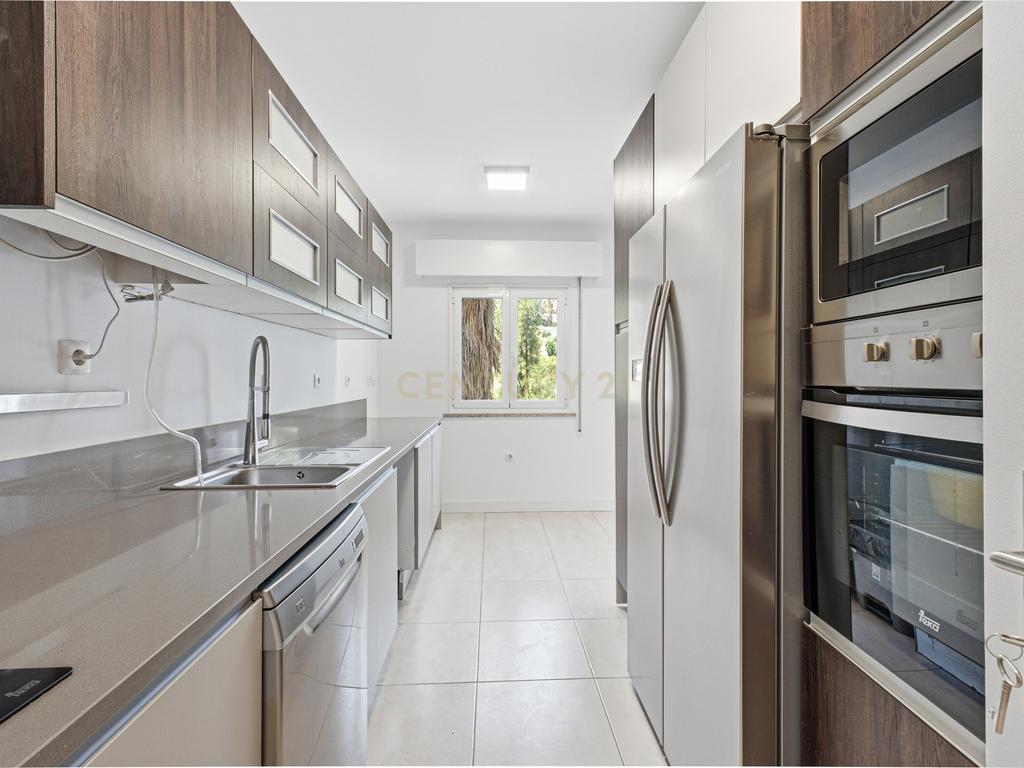 Apartamento T2 Remodelado PC Simão da Veiga Junior 1 - Santo António Dos Cavaleiros - Image 9