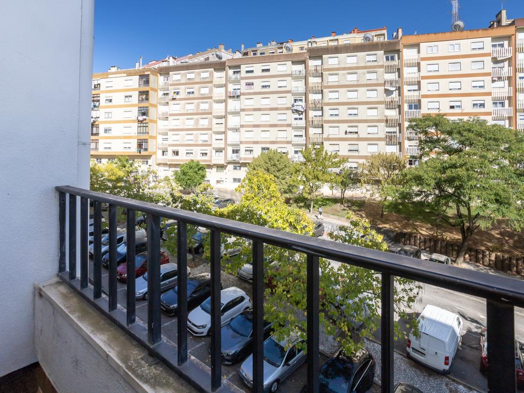 T3 em Belas com renovações em Sistema de Propostas Multiplas - Image 18