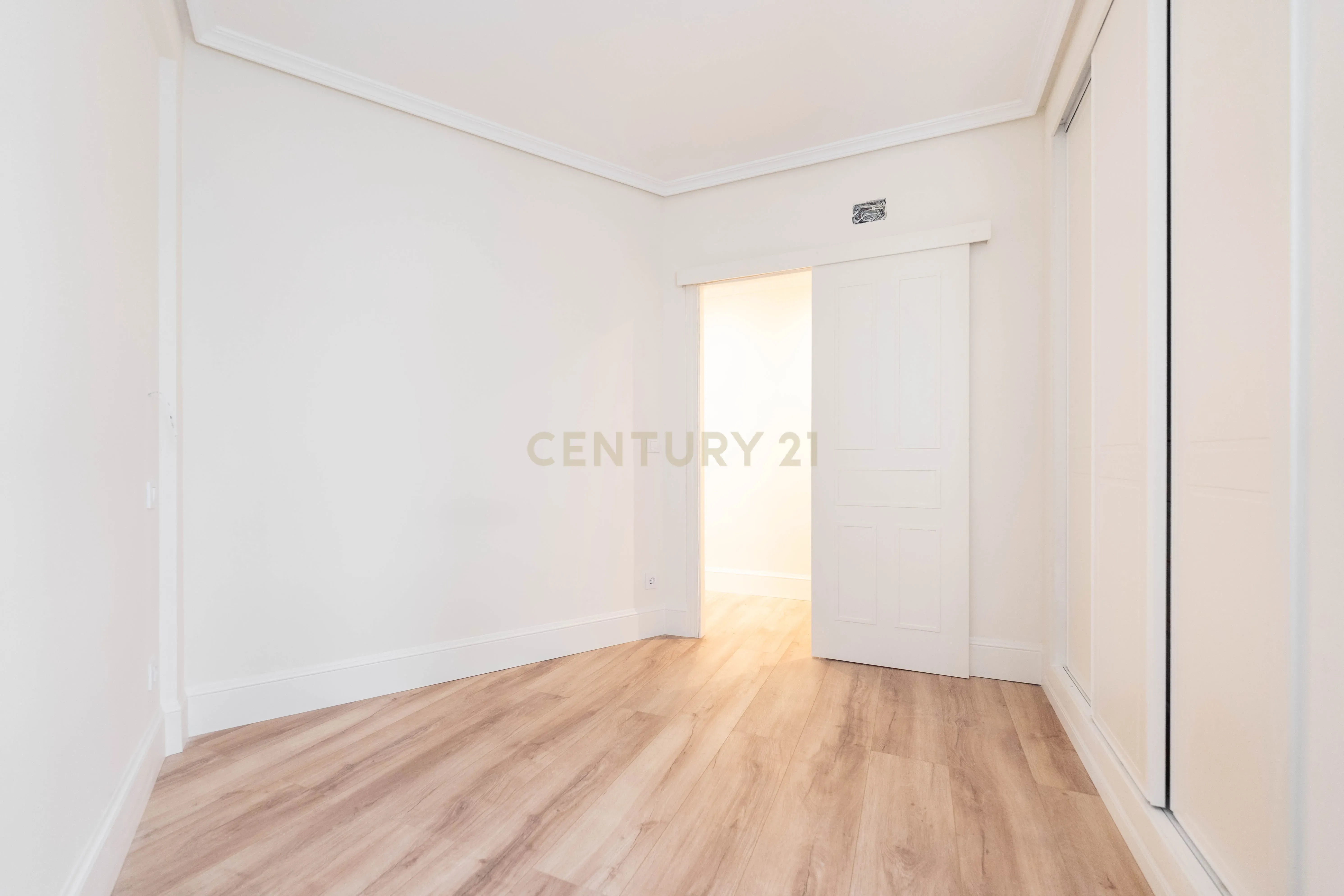 APARTAMENTO LUMINOSO Bº DE SALAMANCA - Image 21