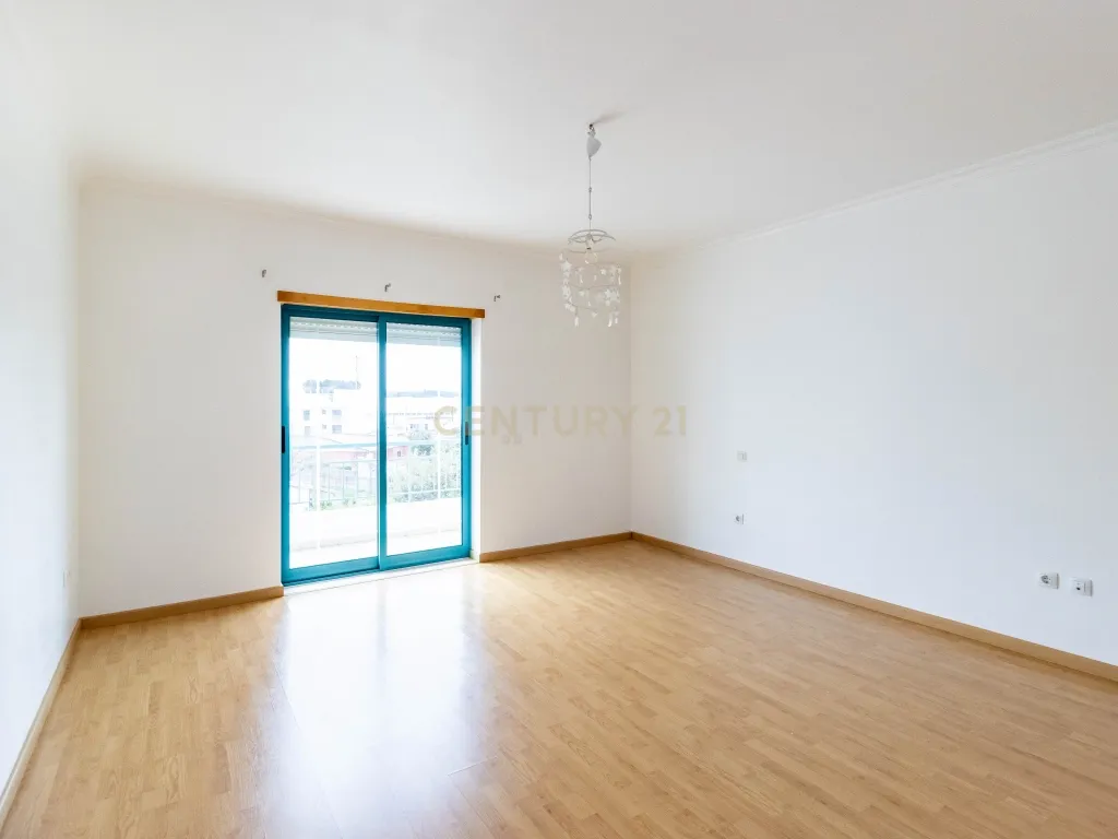 Apartamento T4 (duplex) -Marinha Grande - Image 5