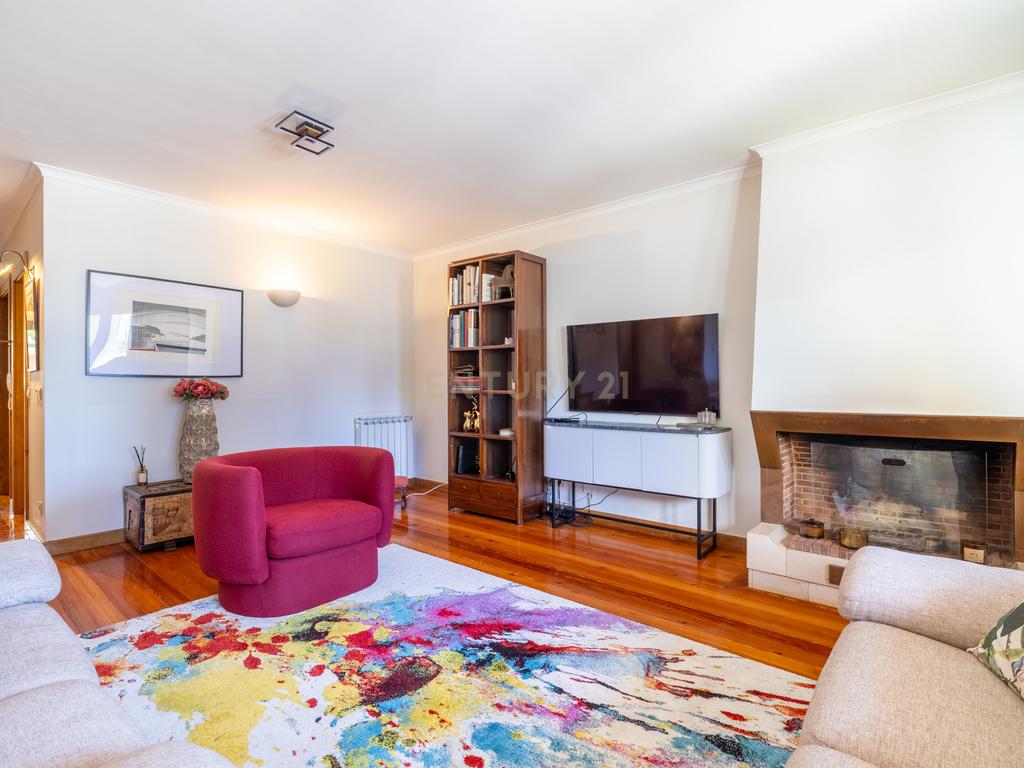 Moradia T4 com Jardim Privativo em Vila Nova de Gaia – Viva com Luz, Espaço e Centralidade - Image 4