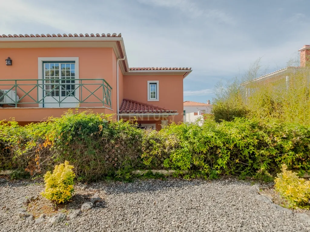 Elegante Moradia T4 com Piscina e Jardim em Mafra: Um Equilíbrio Perfeito entre Campo e Praia - Image 42