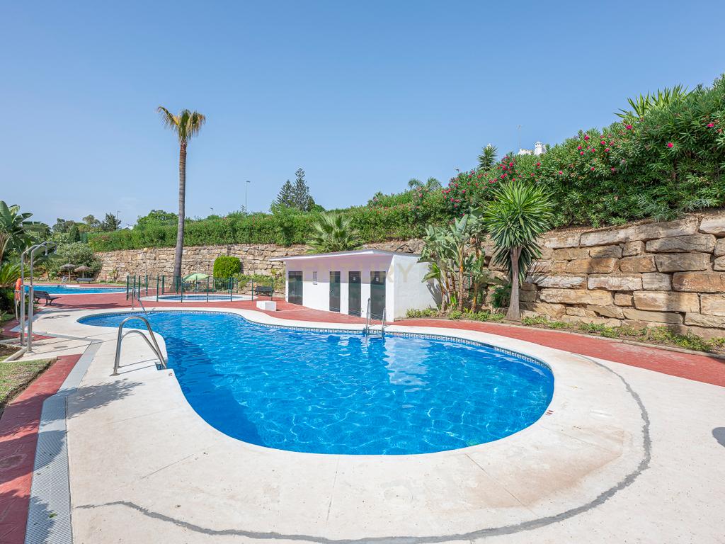 Magnífico Apartamento de 3 Quartos Totalmente Remodelado em Guadalmina Alta - Image 27