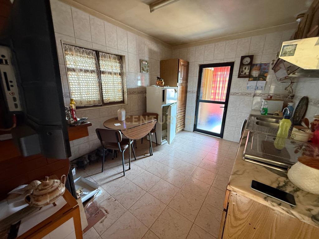 Moradia BI-FAMILIAR perto do IPB e do Centro de Bragança, no Bairro das Cantarias. Tem TERRENO e GARAGEM!!! - Image 17