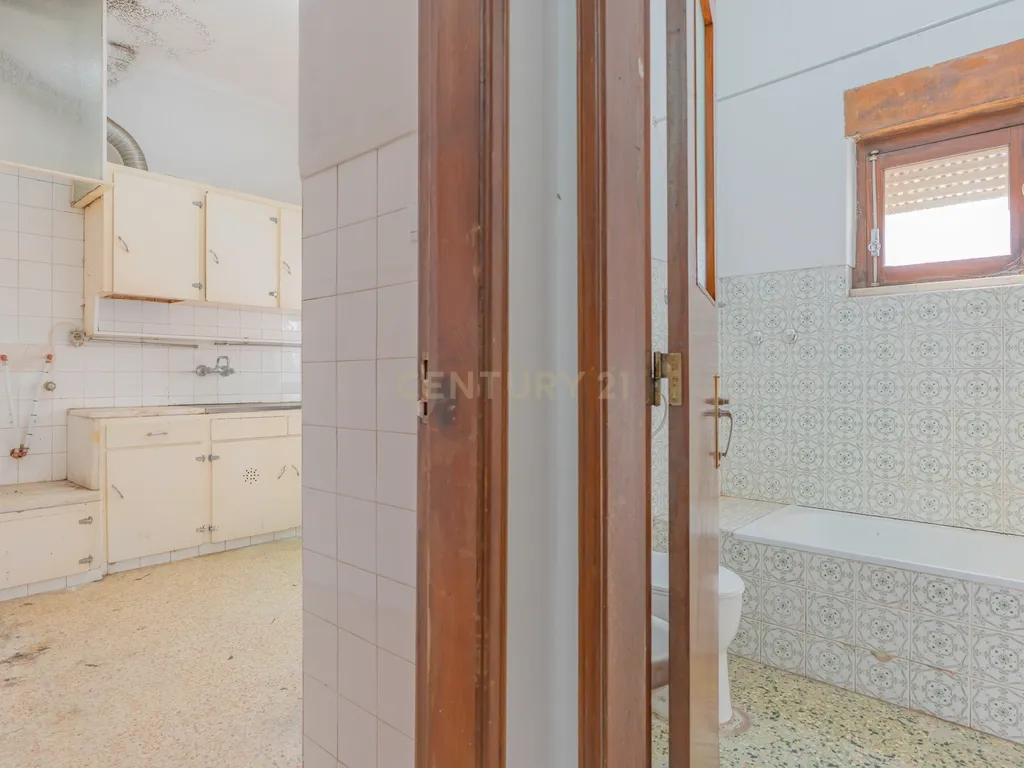 Moradia Isolada com Terreno de 1041 m² – Um Mundo de Possibilidades! - Image 64