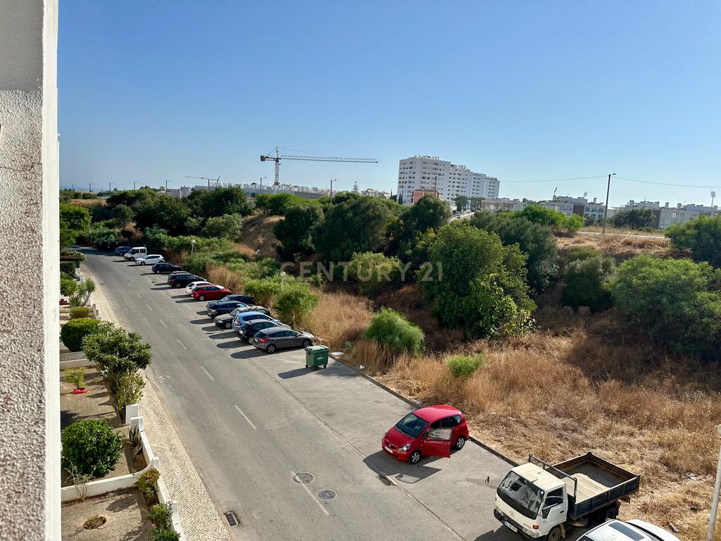 Apartamento T1 com 70 m² em Albufeira – Para Remodelar - Image 24