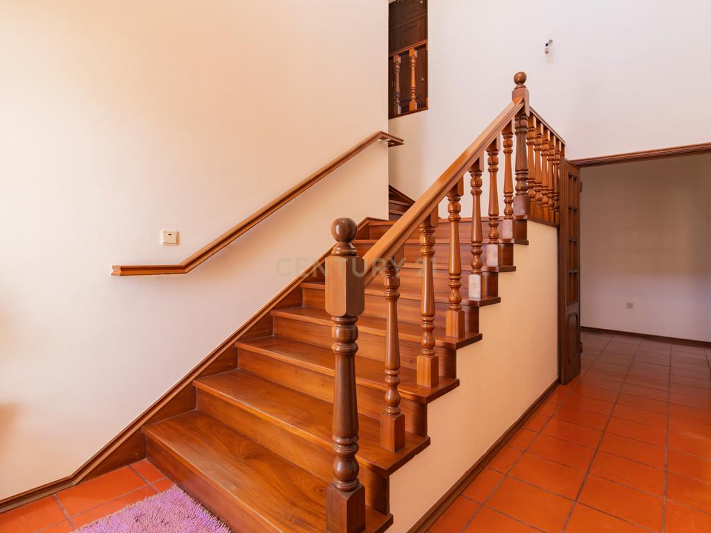 Moradia T5 com terreno - Image 12