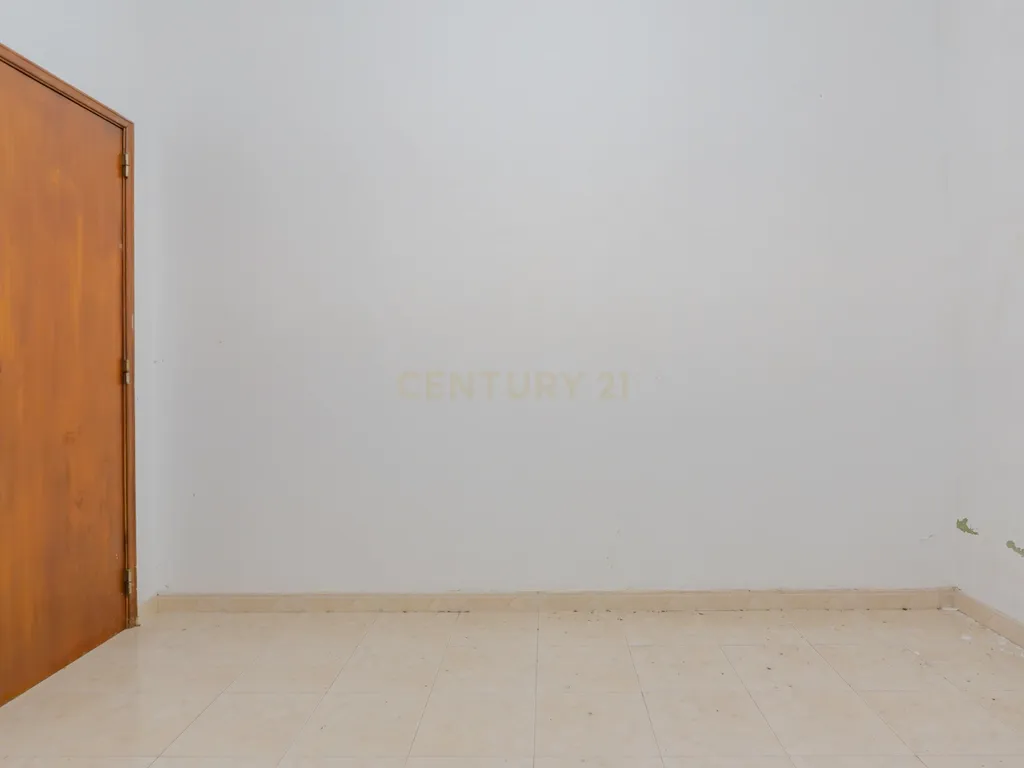 Moradia Isolada com Terreno de 1041 m² – Um Mundo de Possibilidades! - Image 71